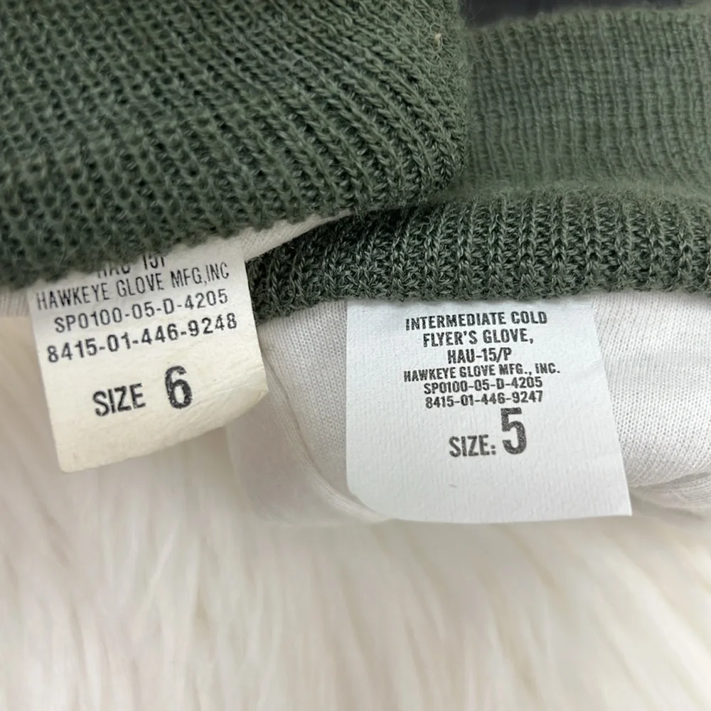 💝 10/$10 💝 Intermediate Cold Flyer's Gloves (BOTH gloves are RIGHT HAND gloves)